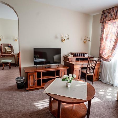 Hotel Erzsebet เฮวิซ ภายนอก รูปภาพ