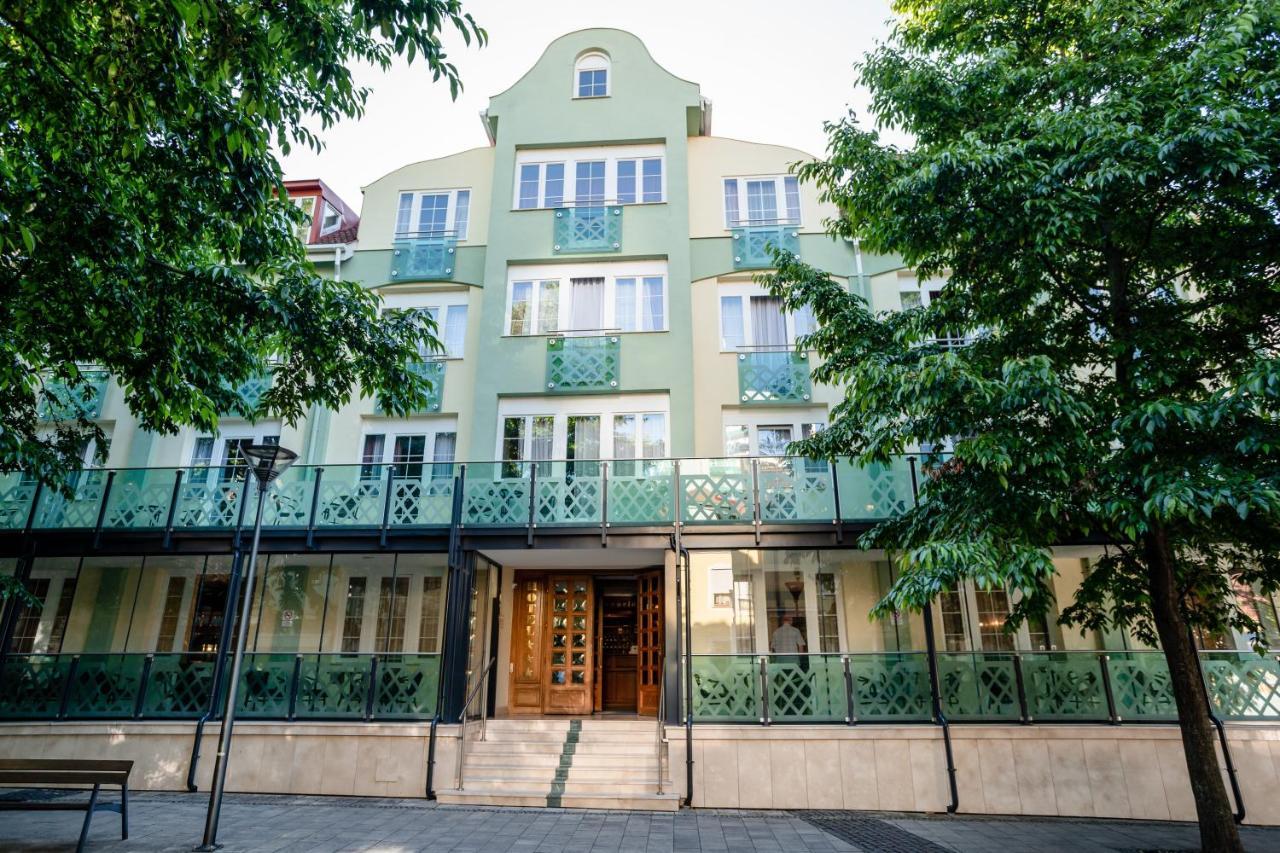 Hotel Erzsebet เฮวิซ ภายนอก รูปภาพ