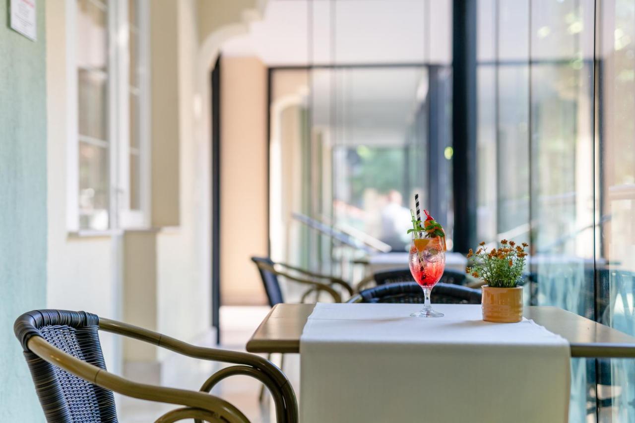 Hotel Erzsebet เฮวิซ ภายนอก รูปภาพ