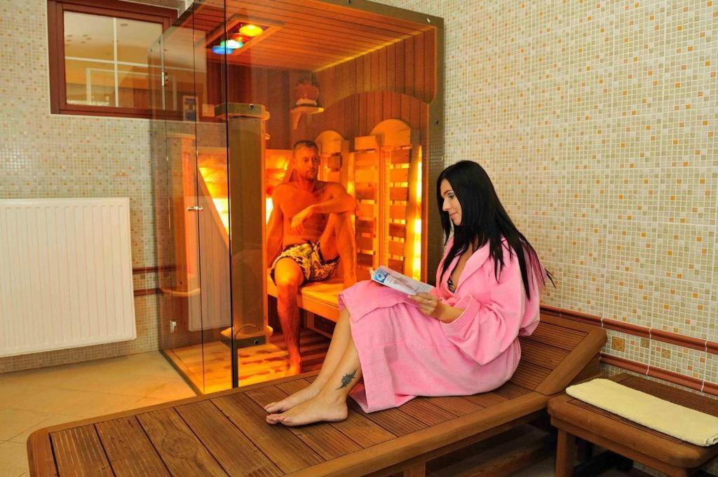 Hotel Erzsebet เฮวิซ ภายนอก รูปภาพ