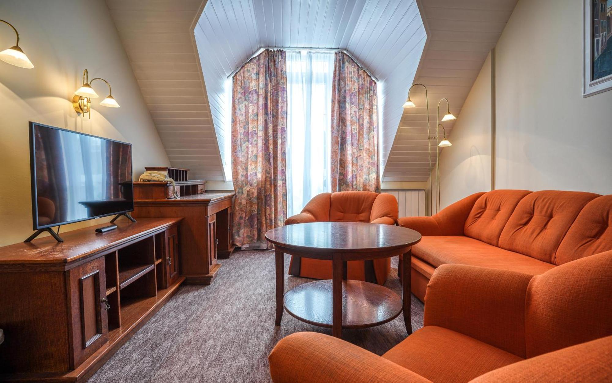 Hotel Erzsebet เฮวิซ ภายนอก รูปภาพ