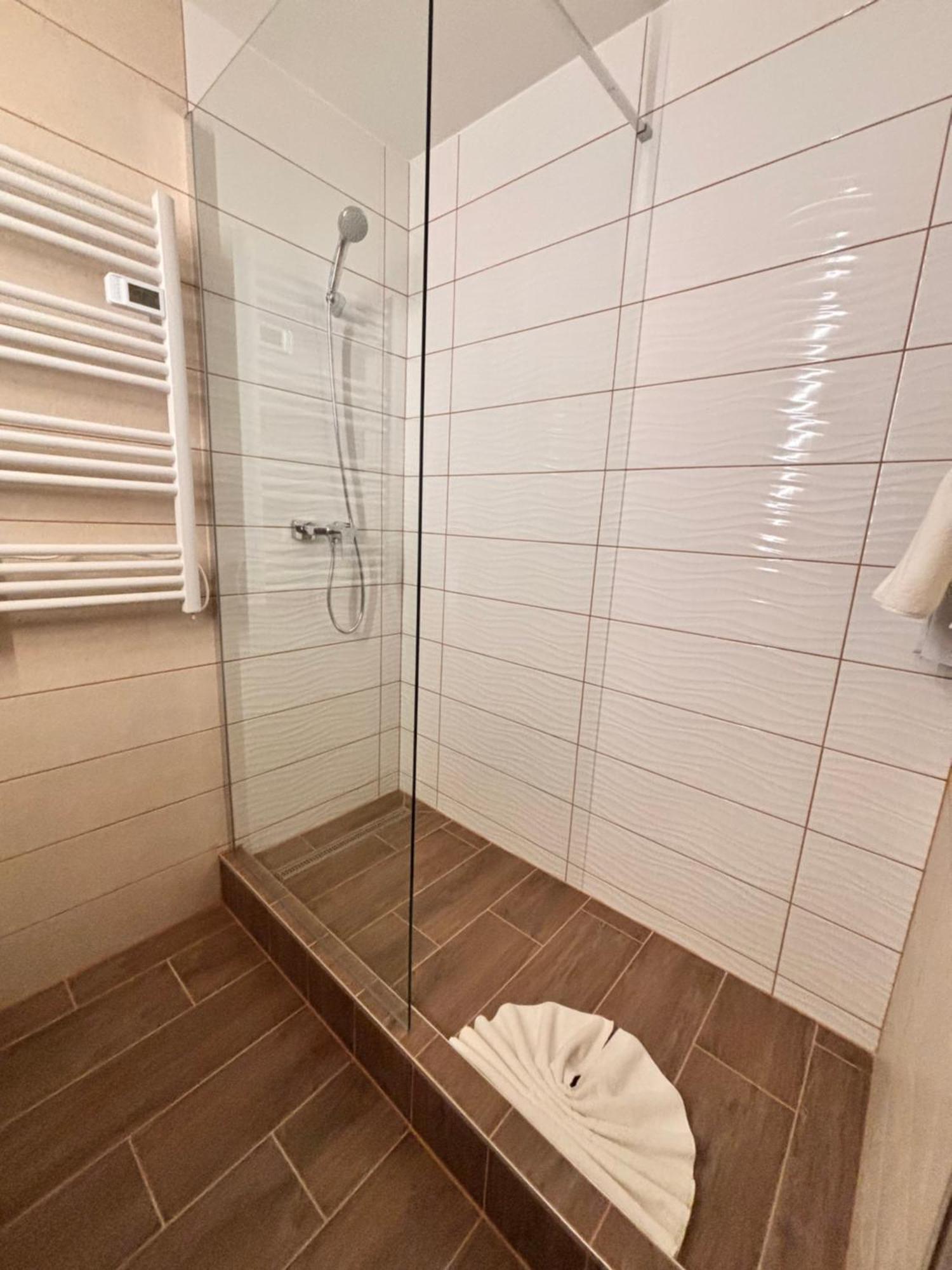 Hotel Erzsebet เฮวิซ ภายนอก รูปภาพ