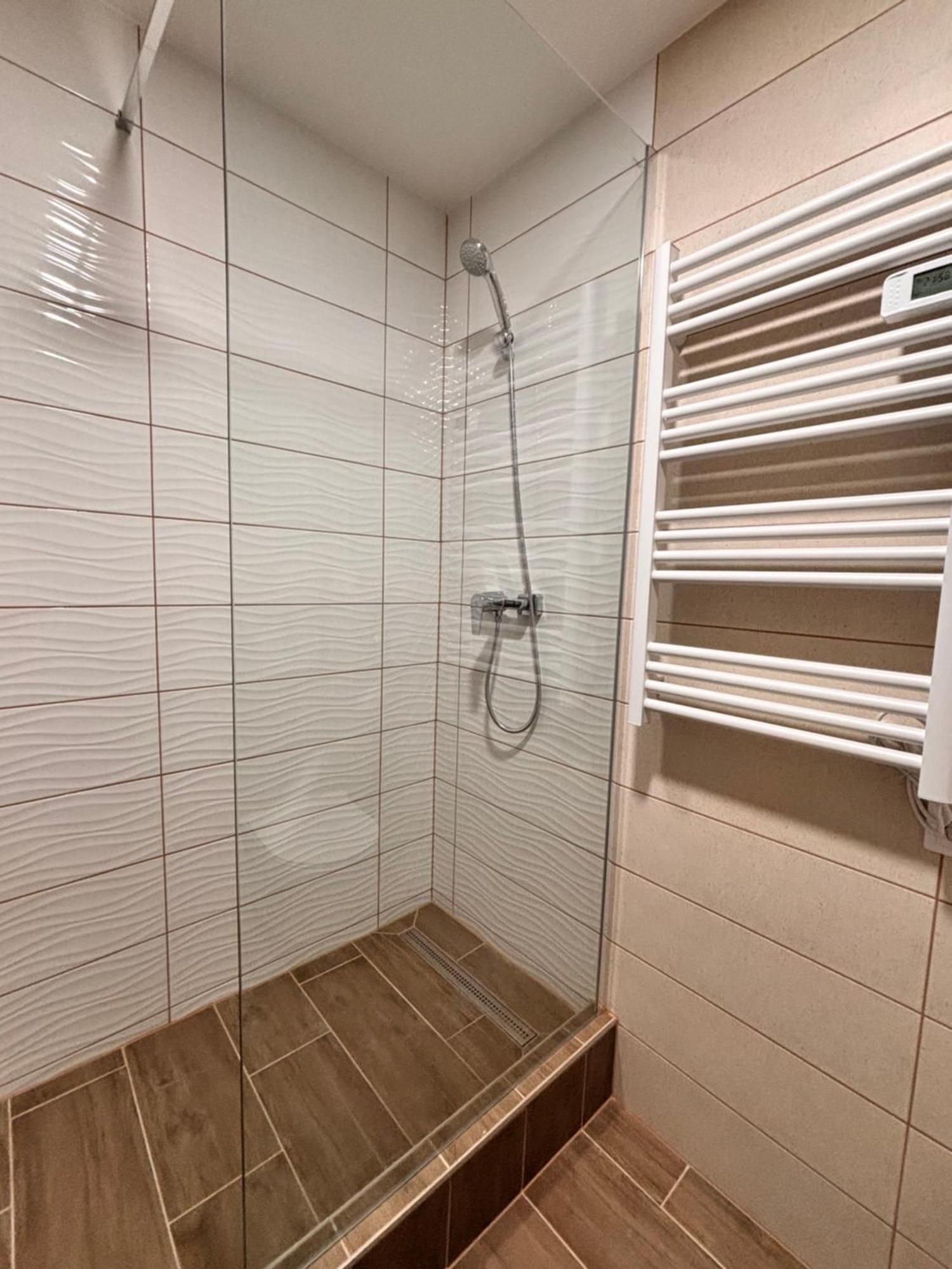 Hotel Erzsebet เฮวิซ ภายนอก รูปภาพ
